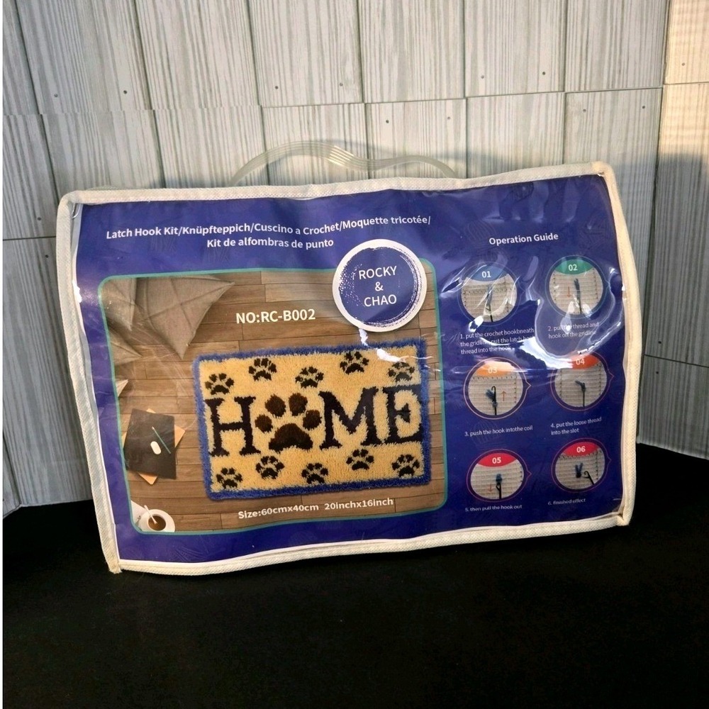 Rocky & Chao Latch Hook Kit Paw Print HOME Rug DIY Craft 20x16‎ RC-B002 New